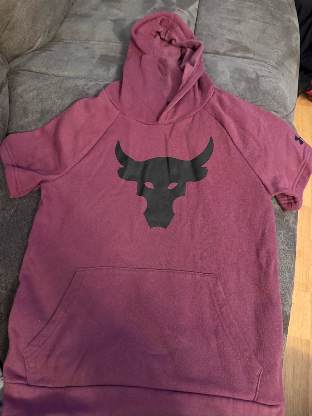 Under Armour Kids Burgundy Short-Sleeve Hoodie with Black Bull Logo